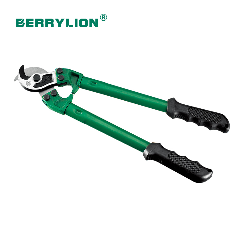 Long handle cable cutter